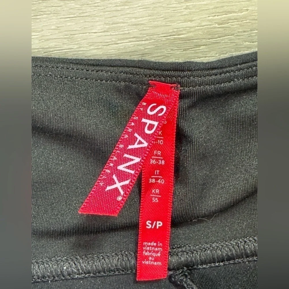 Spanx Ponte Notched Ankle Legging in black, Size Small